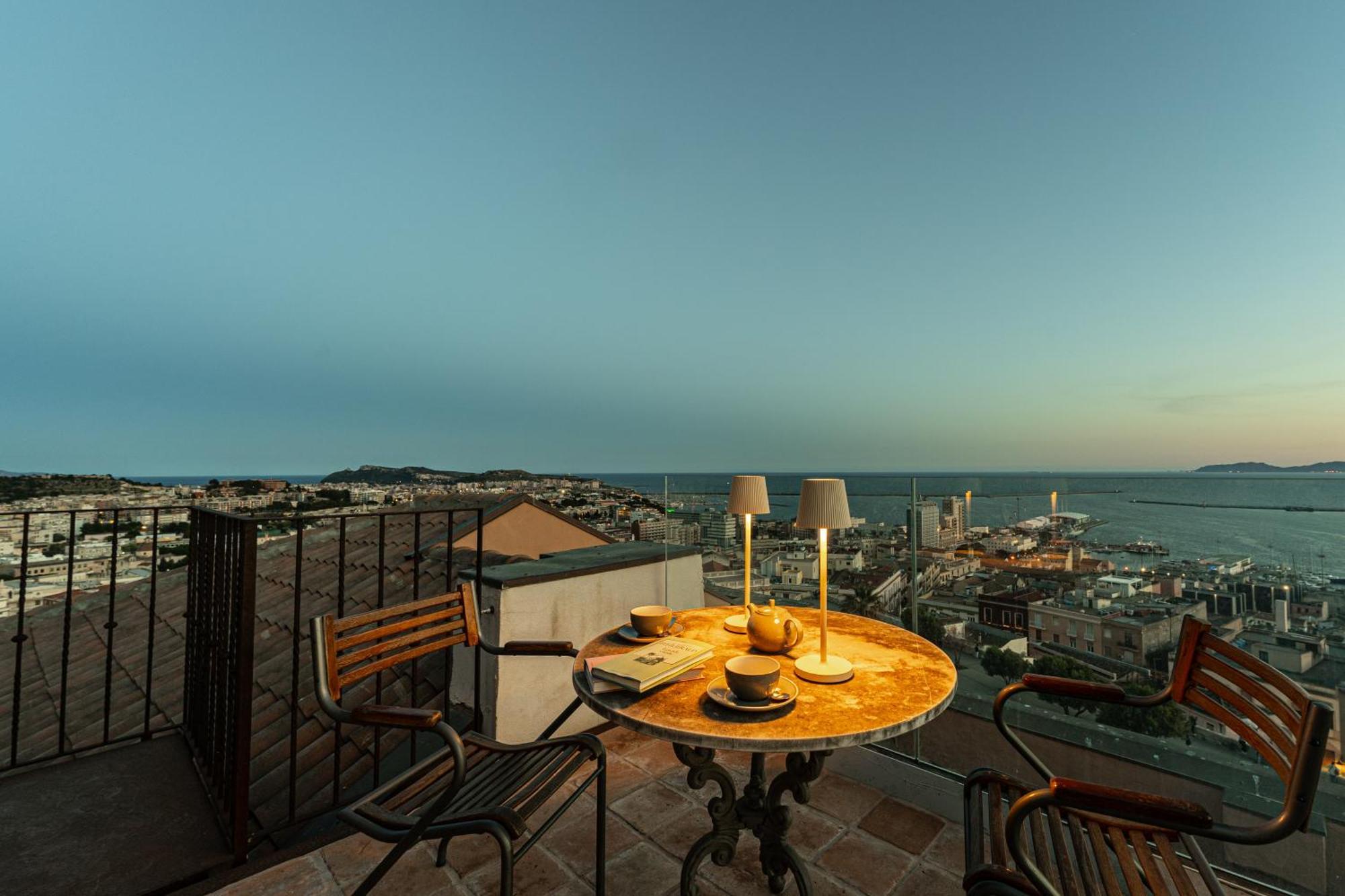 Hotel Palazzo Boyl 1840 à Cagliari Extérieur photo